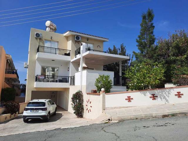 4-bedroom detached house to rent: https://www.bazaraki.com/adv/5798352_4-bedroom-detached-house-to-rent (www.bazaraki.com)