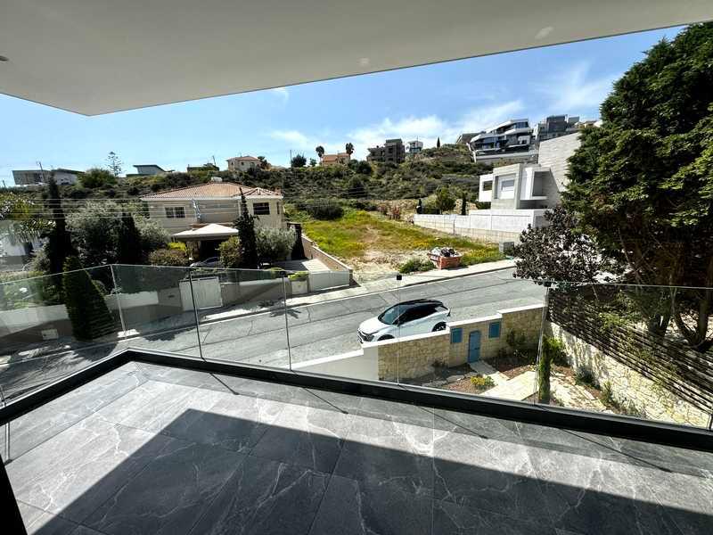 2-bedroom apartment to rent: https://www.bazaraki.com/adv/5798694_2-bedroom-apartment-to-rent (www.bazaraki.com)