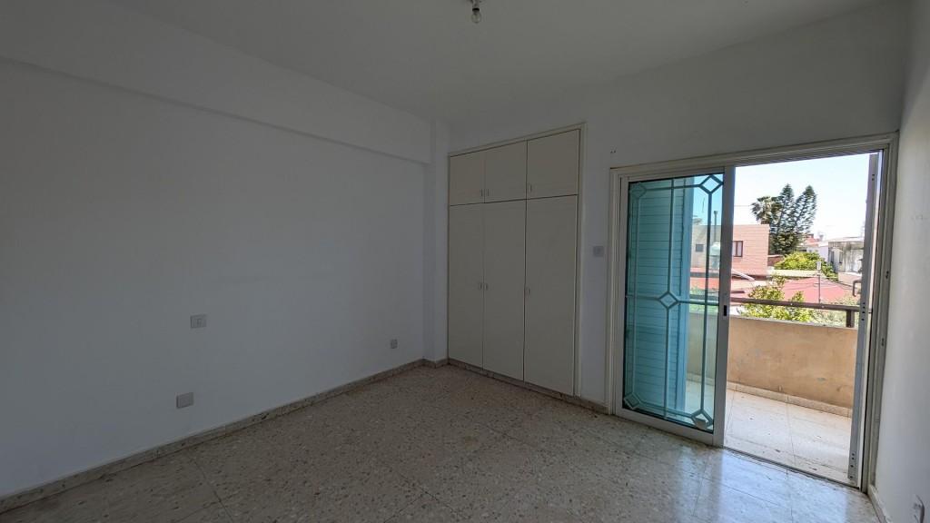 Residential Building 362 SQM For Sale: https://www.zyprus.com/property/39148/9-bedrooms-building-residential-building-in-kaimakli-nicosia (www.zyprus.com)
