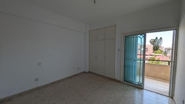 Residential Building 362 SQM For Sale: https://www.zyprus.com/property/39148/9-bedrooms-building-residential-building-in-kaimakli-nicosia (www.zyprus.com)