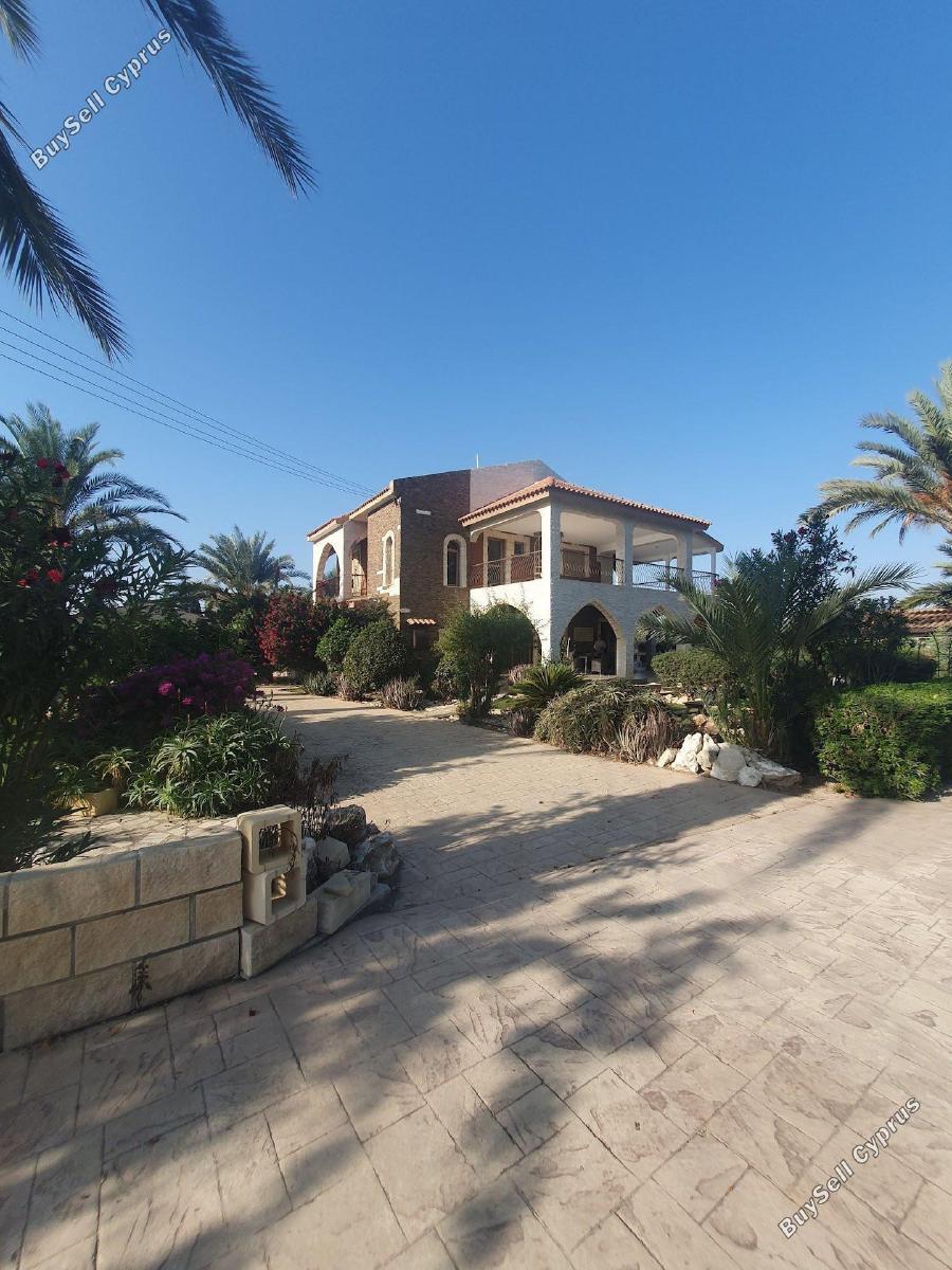 5 Bedroom Detached house for sale in Pervolia, Larnaca: https://www.buysellcyprus.com/property-for-sale/larnaca/pervolia/5-bed-detached-house-for-sale-pervolia-larnaca-1796724.html (www.buysellcyprus.com)
