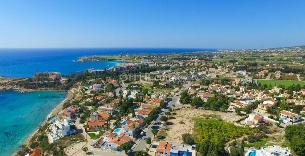 3 bed house for sale in Coral Bay Pafos: https://www.offer.com.cy/en/3-bed-house-for-sale-in-coral-bay-pafos/21-816338/ (www.offer.com.cy)