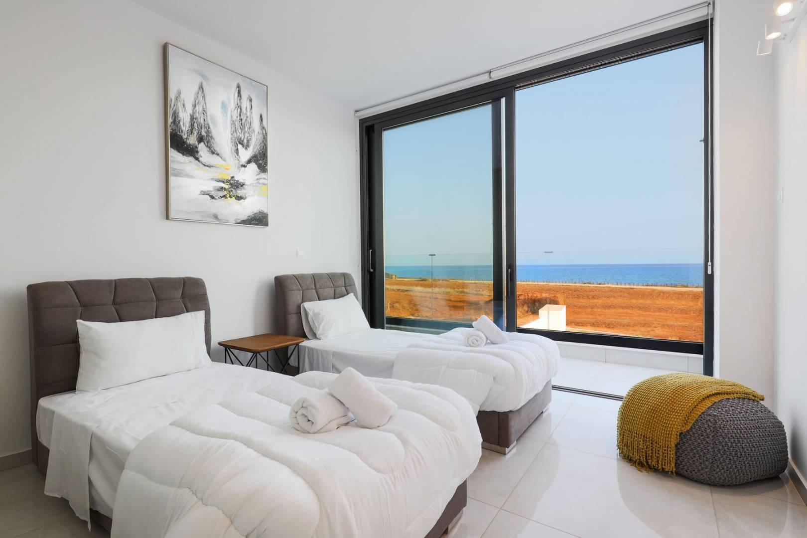 New 5-bedroom villa in Famagusta № 152193: https://dom.com.cy/en/catalog/sale/152193/ (dom.com.cy)
