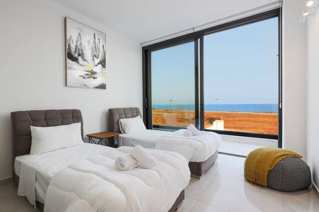 New 5-bedroom villa in Famagusta № 152193: https://dom.com.cy/en/catalog/sale/152193/ (dom.com.cy)