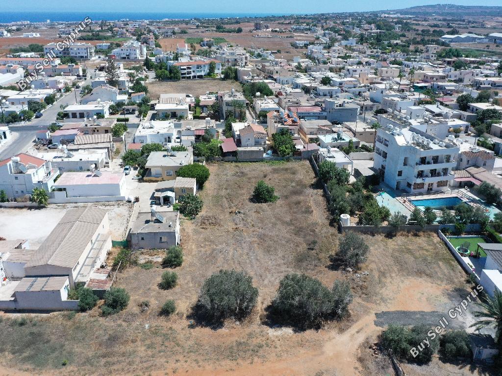 994 SQM Land for sale in Paralimni, Famagusta: https://www.buysellcyprus.com/property-for-sale/famagusta/paralimni/land-for-sale-paralimni-famagusta-1792703.html (www.buysellcyprus.com)