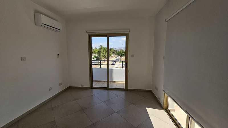 3-bedroom penthouse to rent: https://www.bazaraki.com/adv/5797210_3-bedroom-penthouse-to-rent (www.bazaraki.com)