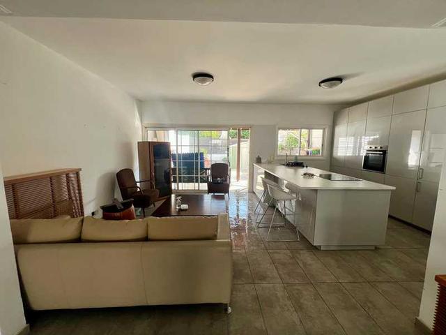 3-bedroom detached house to rent: https://www.bazaraki.com/adv/5798503_3-bedroom-detached-house-to-rent (www.bazaraki.com)
