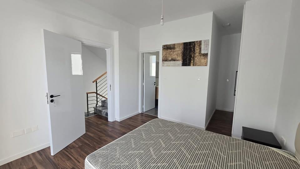 3 Beds 2.5 Baths House: https://www.facebook.com/marketplace/item/698778139256348 (www.facebook.com)