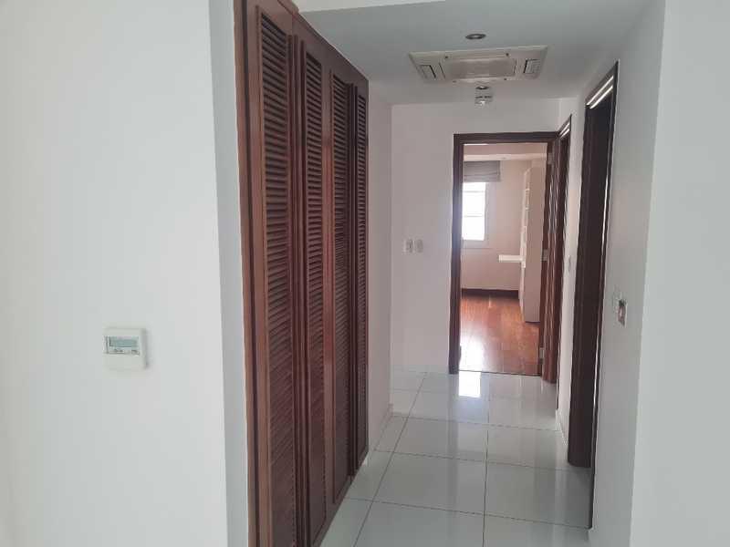 5-bedroom apartment to rent: https://www.bazaraki.com/adv/5795792_5-bedroom-apartment-to-rent (www.bazaraki.com)