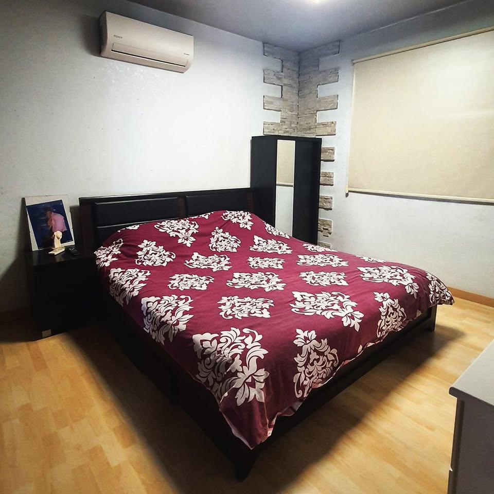 2 Beds 1 Bath Apartment/condo: https://www.facebook.com/marketplace/item/949516800468435 (www.facebook.com)