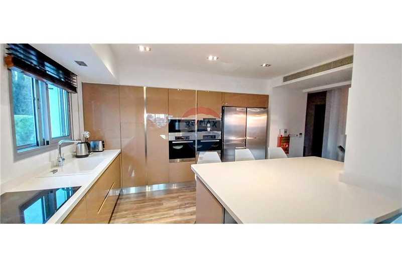 4-bedroom penthouse for sale: https://www.bazaraki.com/adv/5798089_4-bedroom-penthouse-for-sale (www.bazaraki.com)