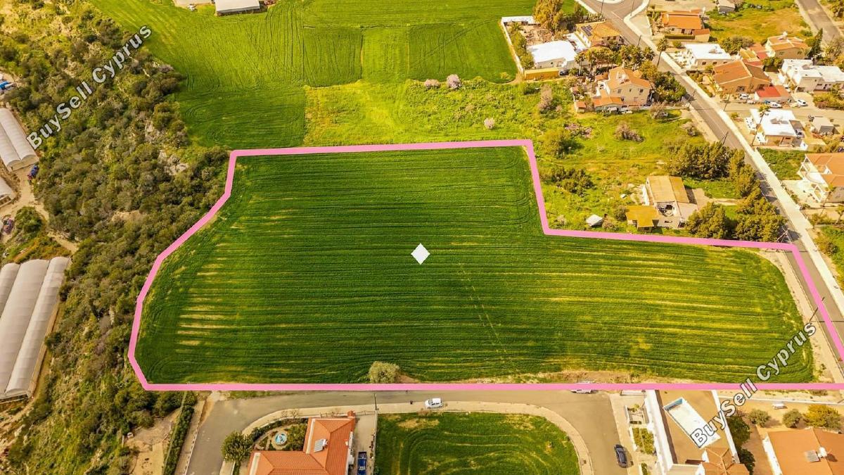 12,375 SQM Residential Land for sale in Anafotida, Larnaca: https://www.buysellcyprus.com/property-for-sale/larnaca/anafotida/land-for-sale-anafotida-larnaca-1796737.html (www.buysellcyprus.com)