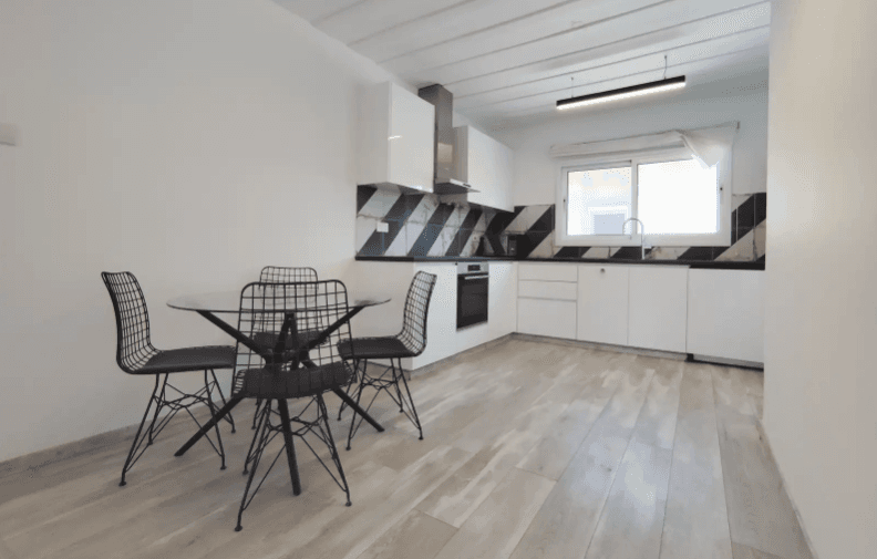 2 Bedroom Flat For Rent: https://www.zyprus.com/property/39364/2-bedrooms-apartment-flat-in-potamos-germasogeias-germasogeia-limassol (www.zyprus.com)