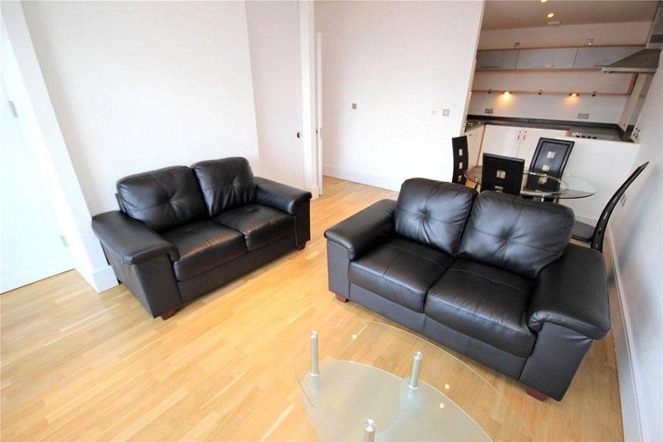2 Beds 1 Bath Apartment/condo: https://www.facebook.com/marketplace/item/1201049474473126 (www.facebook.com)
