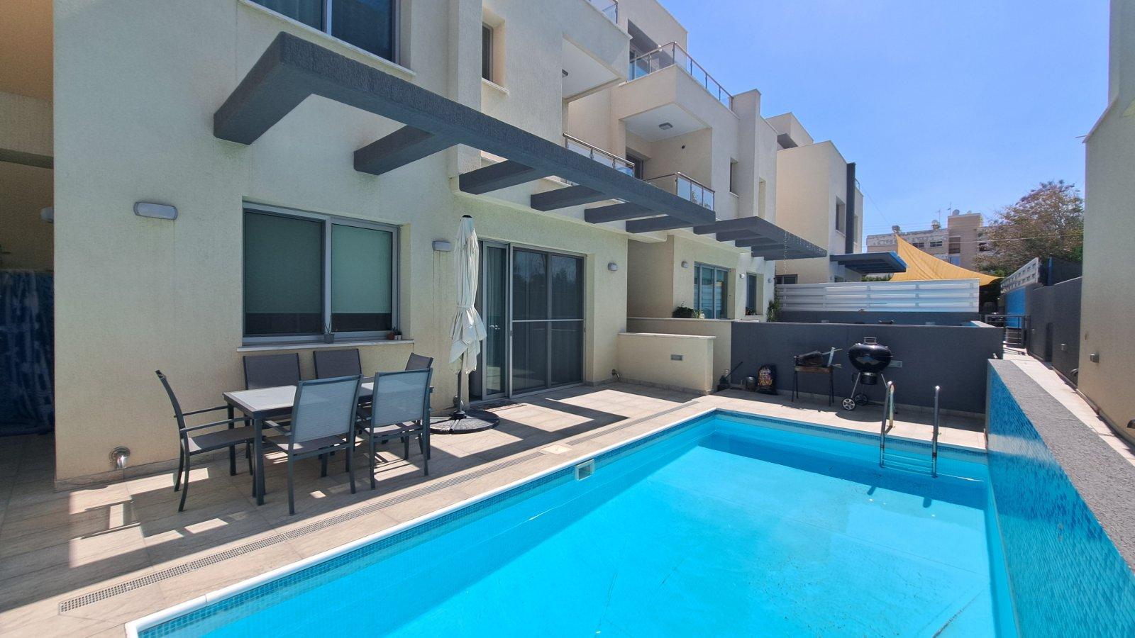 4-bedroom villa in Limassol №151924: https://dom.com.cy/en/catalog/rent/151924/ (dom.com.cy)
