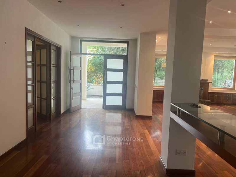 5-bedroom villa to rent: https://www.bazaraki.com/adv/5797692_5-bedroom-villa-to-rent (www.bazaraki.com)