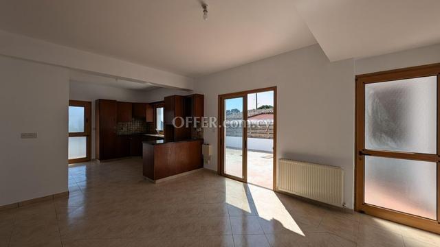 Two storey house in Kampia Nicosia: https://www.offer.com.cy/en/two-storey-house-in-kampia-nicosia/21-816315/ (www.offer.com.cy)