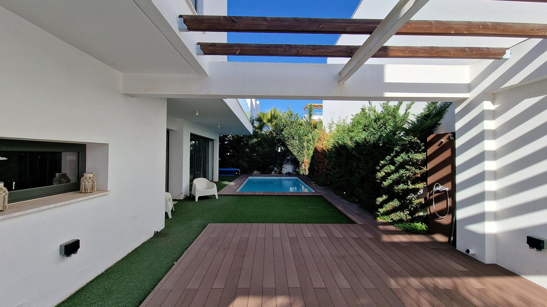 New 3-bedroom villa in Larnaca № 153329: https://dom.com.cy/en/catalog/sale/153329/ (dom.com.cy)
