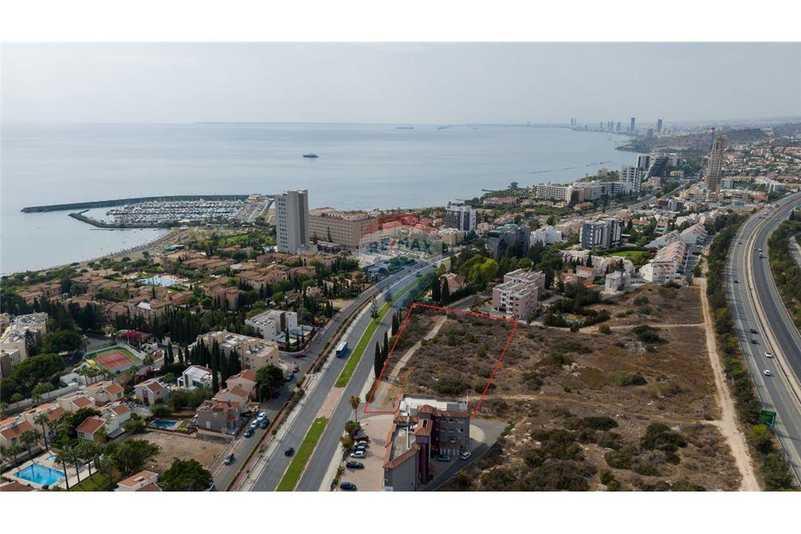 Residential land 4604 m²: https://www.bazaraki.com/adv/5798079_residential-land-4604-m2 (www.bazaraki.com)