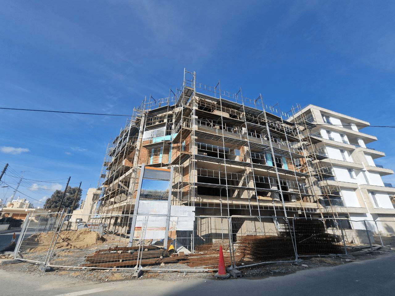New 4-bedroom penthouse in Larnaca № 153338: https://dom.com.cy/en/catalog/sale/153338/ (dom.com.cy)