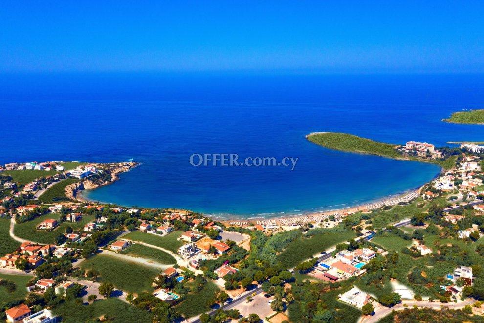 3 bed house for sale in Coral Bay Pafos: https://www.offer.com.cy/en/3-bed-house-for-sale-in-coral-bay-pafos/21-816338/ (www.offer.com.cy)