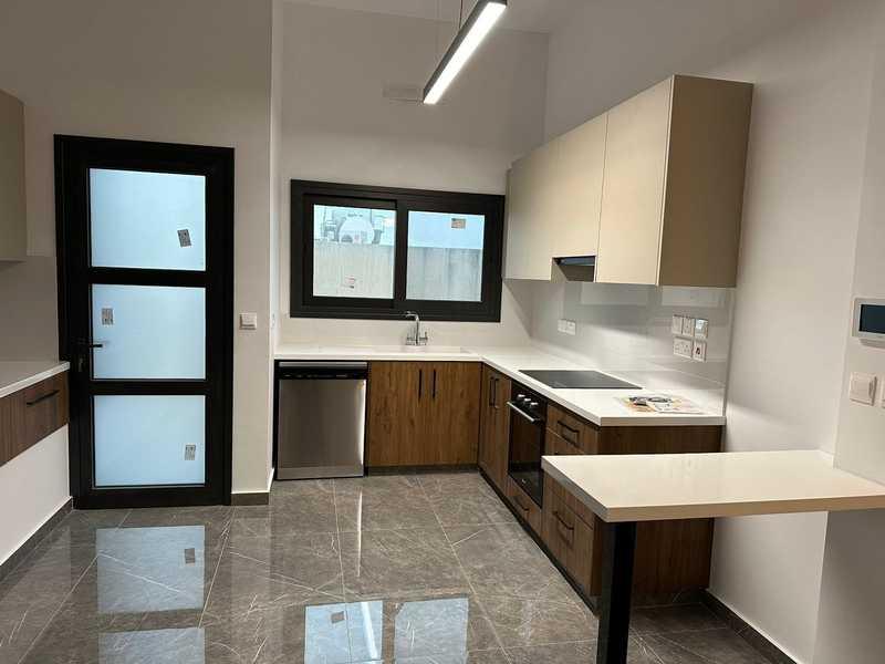 3-bedroom apartment to rent: https://www.bazaraki.com/adv/5787816_3-bedroom-apartment-to-rent (www.bazaraki.com)