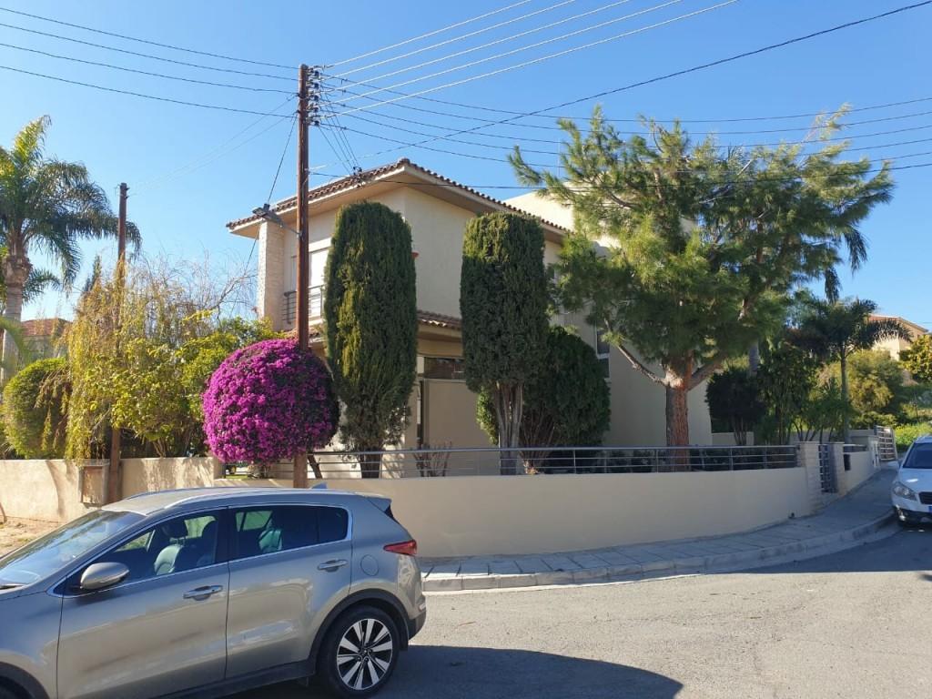 4 Bedroom Detached House For Sale: https://www.zyprus.com/property/24554/4-bedrooms-house-detached-house-in-agios-athanasios-limassol (www.zyprus.com)