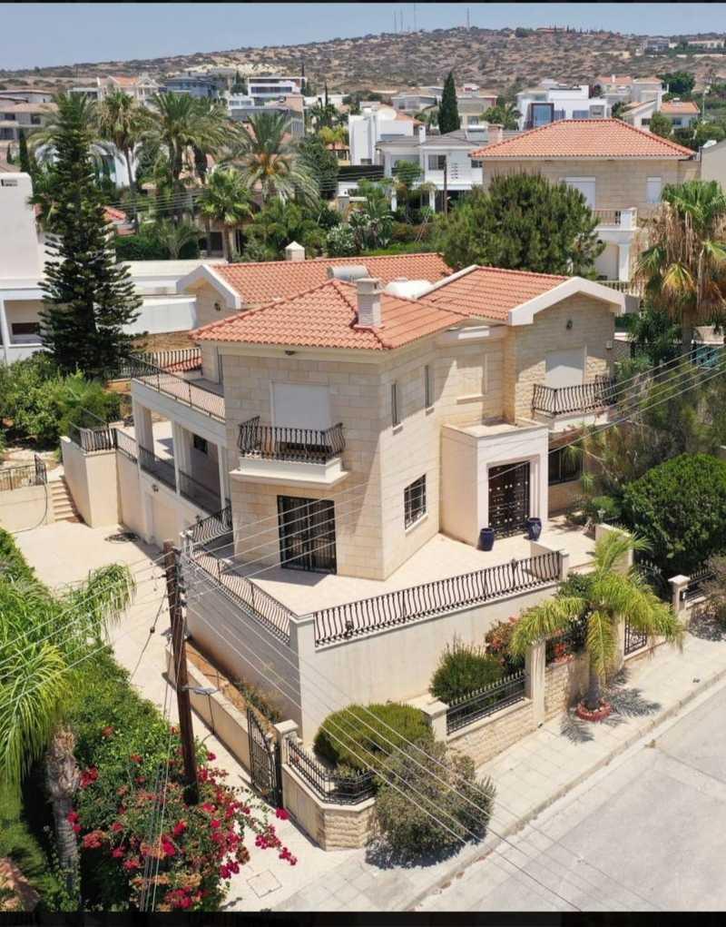 7-bedroom villa for sale: https://www.bazaraki.com/adv/5792380_7-bedroom-villa-for-sale (www.bazaraki.com)