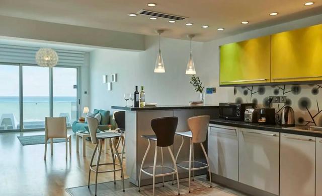 2-bedroom flat in Larnaca №153729: https://dom.com.cy/en/catalog/rent/153729/ (dom.com.cy)