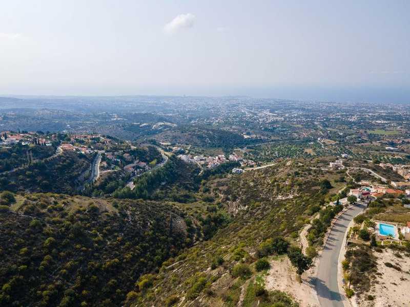 Residential land 5017 m²: https://www.bazaraki.com/adv/5792472_residential-land-5017-m2 (www.bazaraki.com)