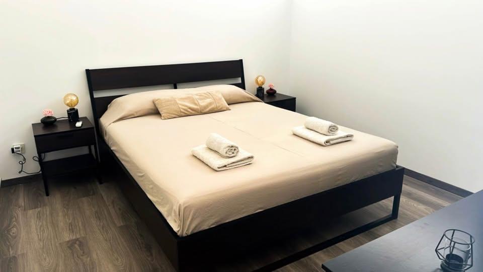 2 Bedroom apartment for rent (NO AGENTS): https://www.facebook.com/marketplace/item/24477565448509948 (www.facebook.com)