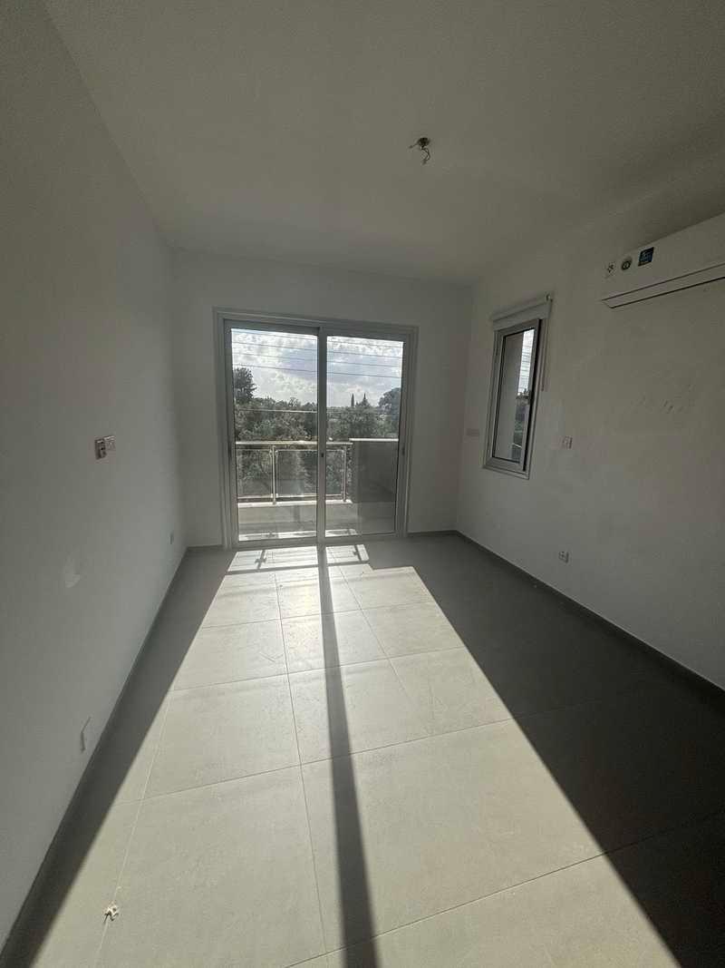 4-bedroom semi-detached to rent: https://www.bazaraki.com/adv/5799567_4-bedroom-semi-detached-to-rent (www.bazaraki.com)