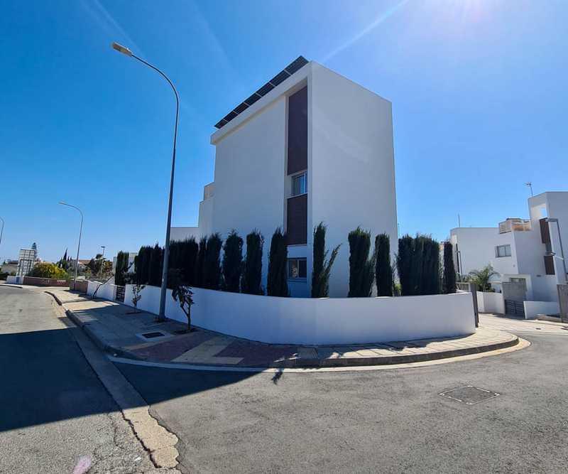 3-bedroom villa for sale: https://www.bazaraki.com/adv/5799624_3-bedroom-villa-for-sale (www.bazaraki.com)