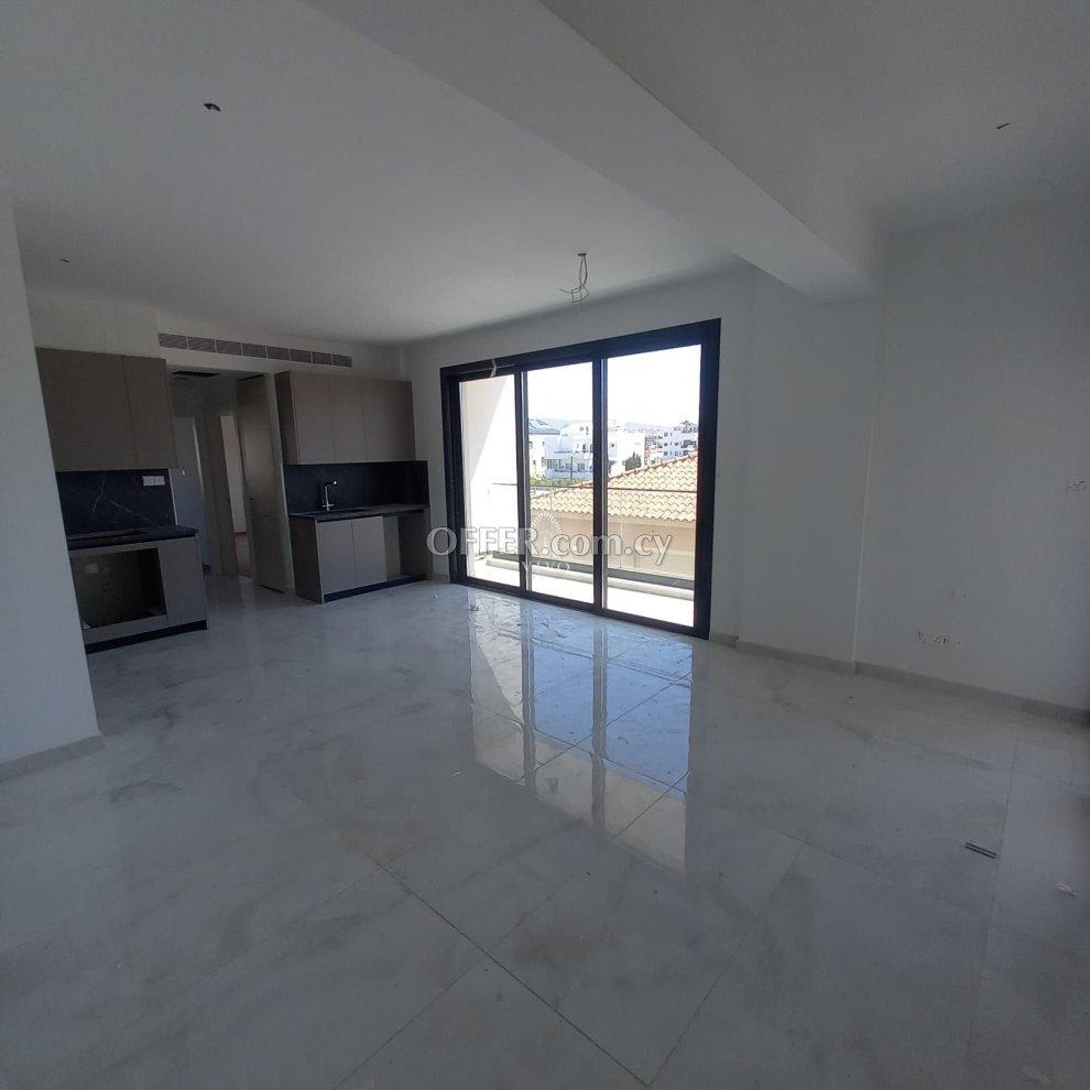 MODERN FULLY FURNISHED 3 BEDROOM APARTMENT WITH ROOF GARDEN IN MESA GEITONIA: https://www.offer.com.cy/en/modern-fully-furnished-3-bedroom-apartment-with-roof-garden-in-mesa-geitonia/21-816459/ (www.offer.com.cy)