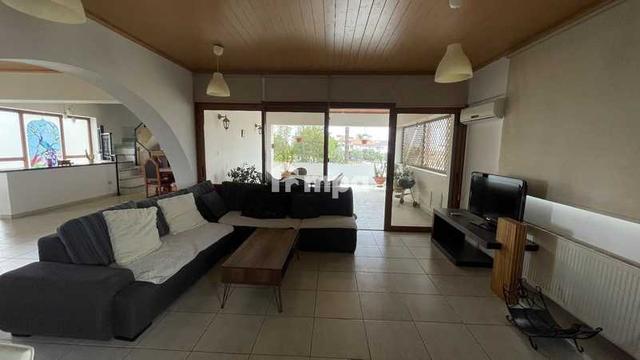 4-bedroom detached house to rent: https://www.bazaraki.com/adv/5786757_4-bedroom-detached-house-to-rent (www.bazaraki.com)