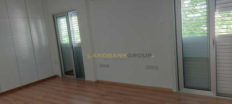 3-bedroom apartment to rent: https://www.bazaraki.com/adv/5791313_3-bedroom-apartment-to-rent (www.bazaraki.com)