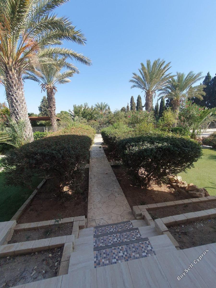 5 Bedroom Detached house for sale in Pervolia, Larnaca: https://www.buysellcyprus.com/property-for-sale/larnaca/pervolia/5-bed-detached-house-for-sale-pervolia-larnaca-1796724.html (www.buysellcyprus.com)
