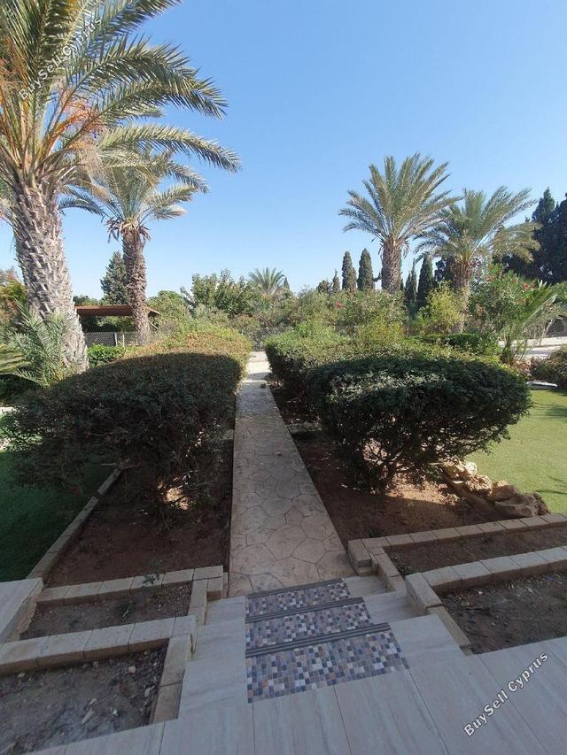 5 Bedroom Detached house for sale in Pervolia, Larnaca: https://www.buysellcyprus.com/property-for-sale/larnaca/pervolia/5-bed-detached-house-for-sale-pervolia-larnaca-1796724.html (www.buysellcyprus.com)