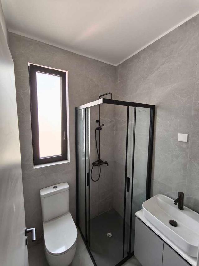 1-bedroom apartment to rent: https://www.bazaraki.com/adv/5786916_1-bedroom-apartment-to-rent (www.bazaraki.com)