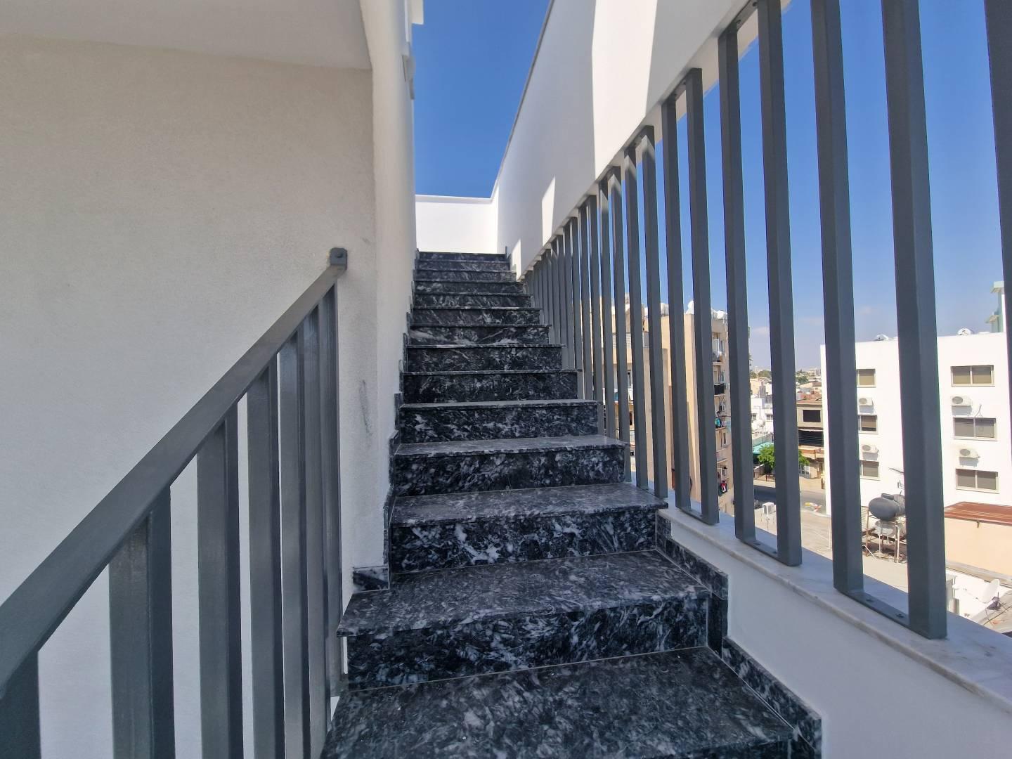 New 2-bedroom penthouse in Larnaca № 153914: https://dom.com.cy/en/catalog/sale/153914/ (dom.com.cy)
