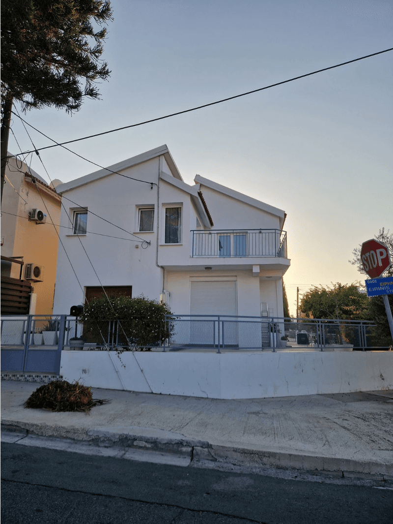 4-bedroom detached house for sale: https://www.bazaraki.com/adv/5794510_4-bedroom-detached-house-for-sale (www.bazaraki.com)