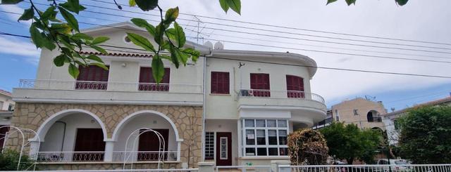 3-bedroom house in Larnaca №153302: https://dom.com.cy/en/catalog/rent/153302/ (dom.com.cy)