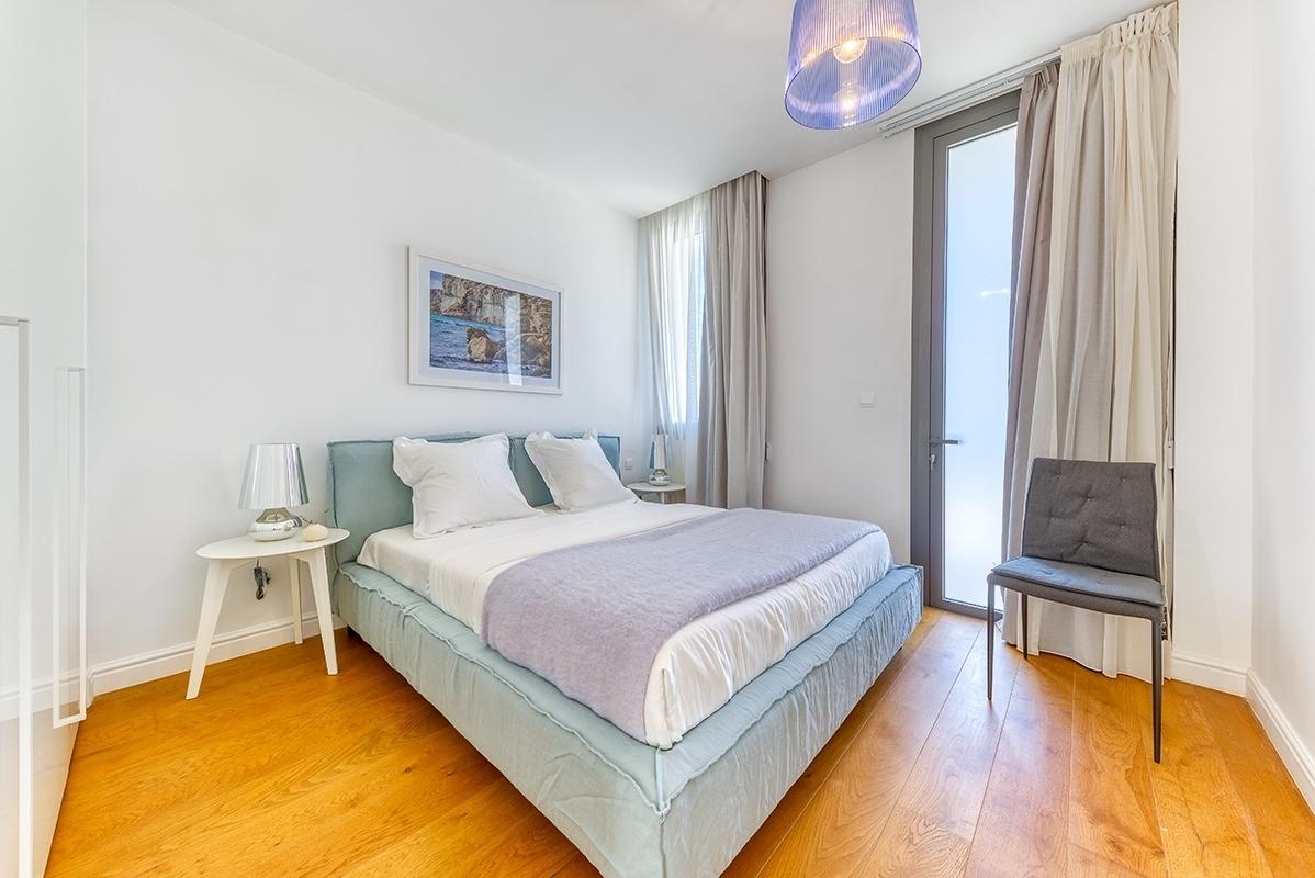 4-bedroom penthouse in Limassol №150196: https://dom.com.cy/en/catalog/rent/150196/ (dom.com.cy)