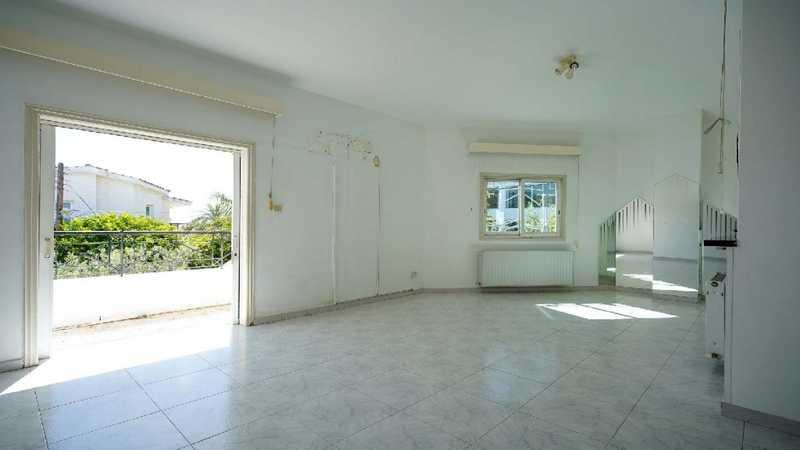 3-bedroom apartment for sale: https://www.bazaraki.com/adv/5792226_3-bedroom-apartment-for-sale (www.bazaraki.com)
