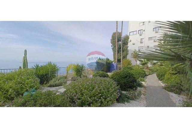 3-bedroom apartment to rent: https://www.bazaraki.com/adv/5799636_3-bedroom-apartment-to-rent (www.bazaraki.com)