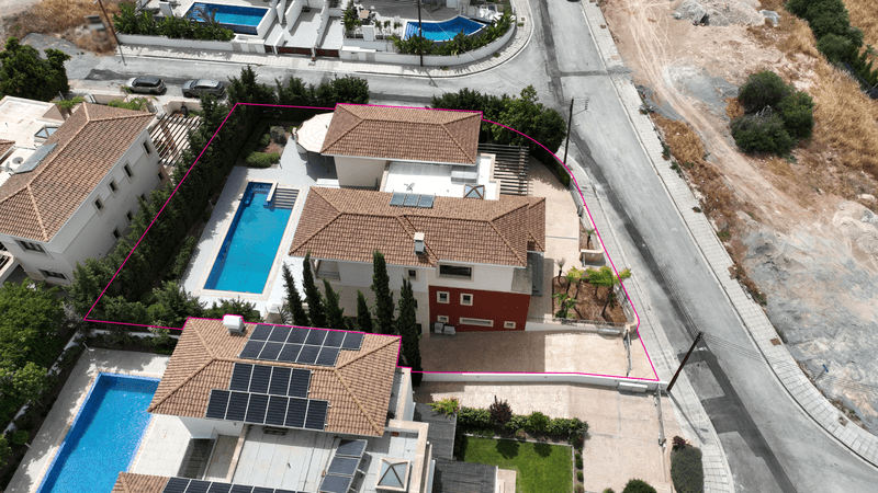 5-bedroom detached house for sale: https://www.bazaraki.com/adv/5798576_5-bedroom-detached-house-for-sale (www.bazaraki.com)