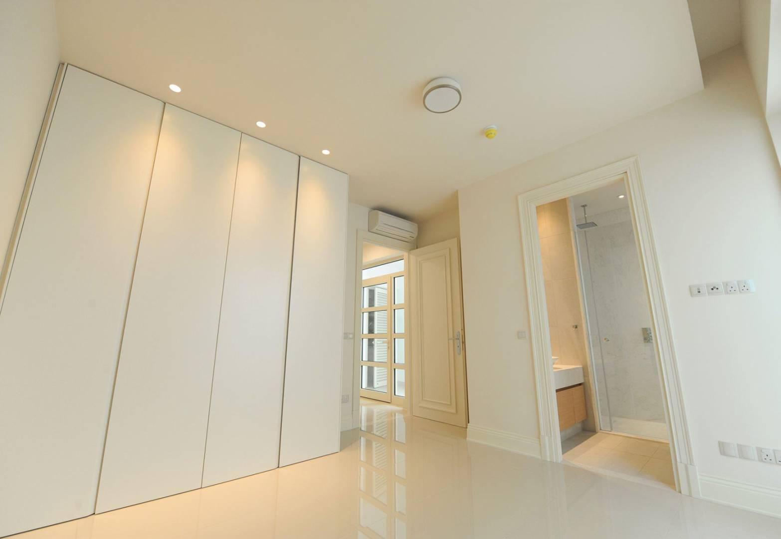 New 5-bedroom villa in Larnaca № 153399: https://dom.com.cy/en/catalog/sale/153399/ (dom.com.cy)