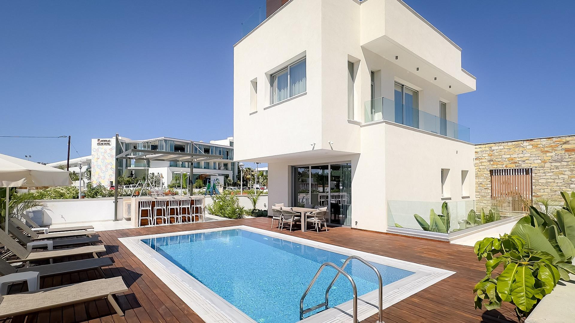 New 4-bedroom villa in Famagusta № 152536: https://dom.com.cy/en/catalog/sale/152536/ (dom.com.cy)