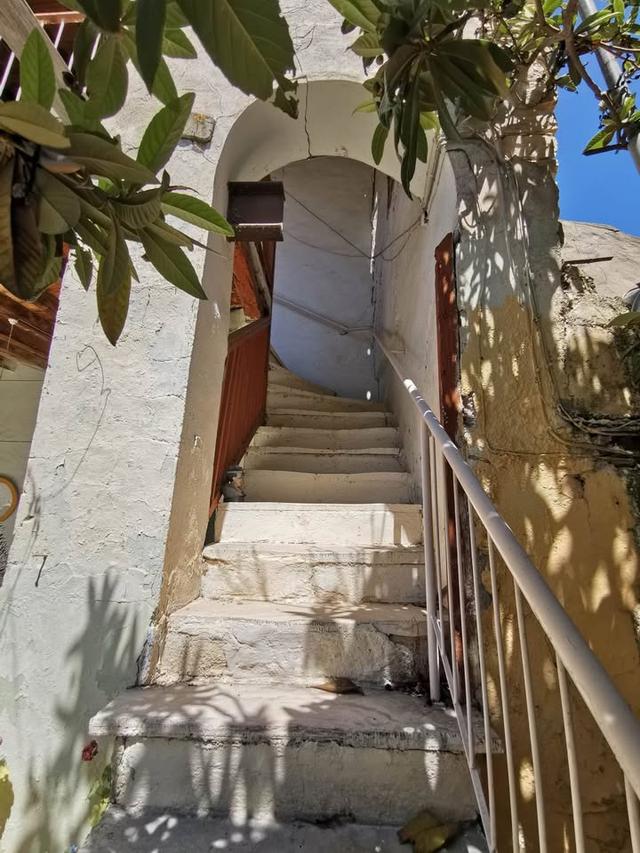 Traditional 4+ bedroom village house: https://www.facebook.com/marketplace/item/1380877393119258 (www.facebook.com)