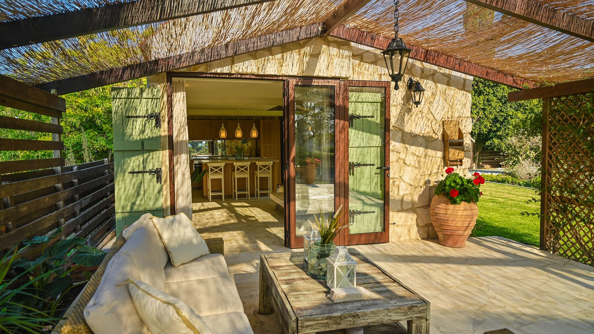 6-bedroom villa in Larnaca № 153177: https://dom.com.cy/en/catalog/sale/153177/ (dom.com.cy)